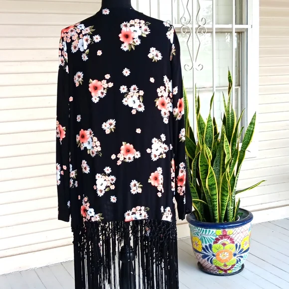 Torrid floral boho fringe kimono cardigan - Picture 5 of 11